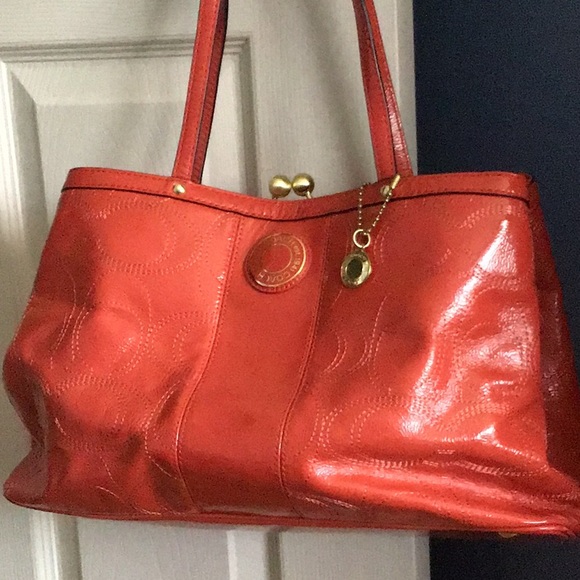 ✅✅✅Authenticate large Coach satchel✅✅✅ - Picture 1 of 6
